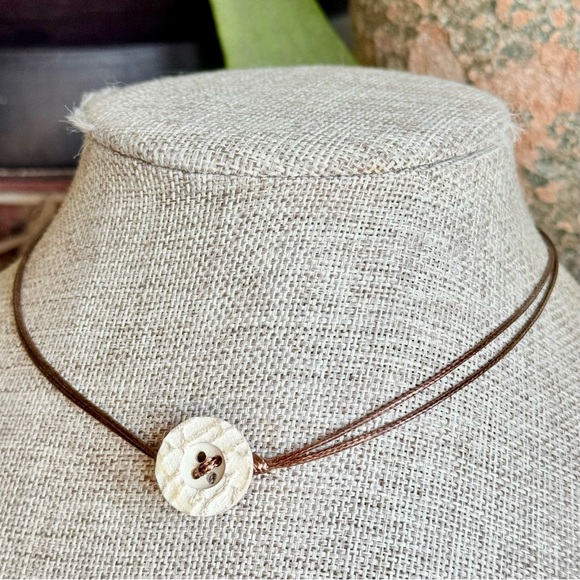 Grunge Button Choker - Picture 3 of 4